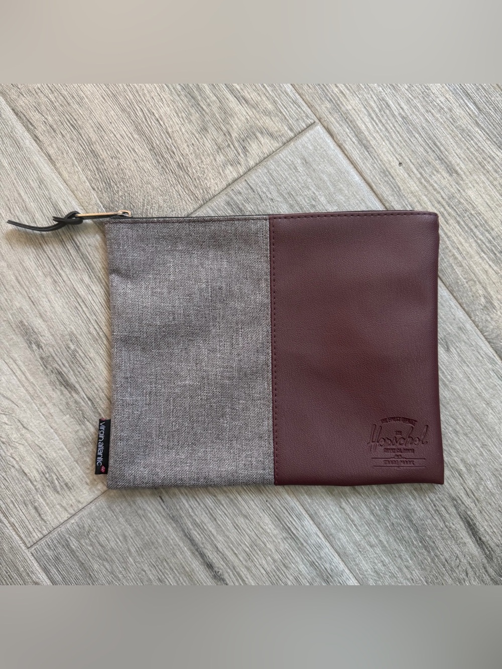 The Herschel Supply Company x Virgin Atlantic Pouch Bag Toiletry
Cosmetic Clutch